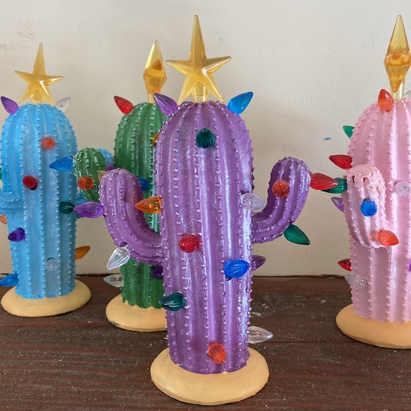 Cactus Christmas Tree with Lights - Picture 10 of 17